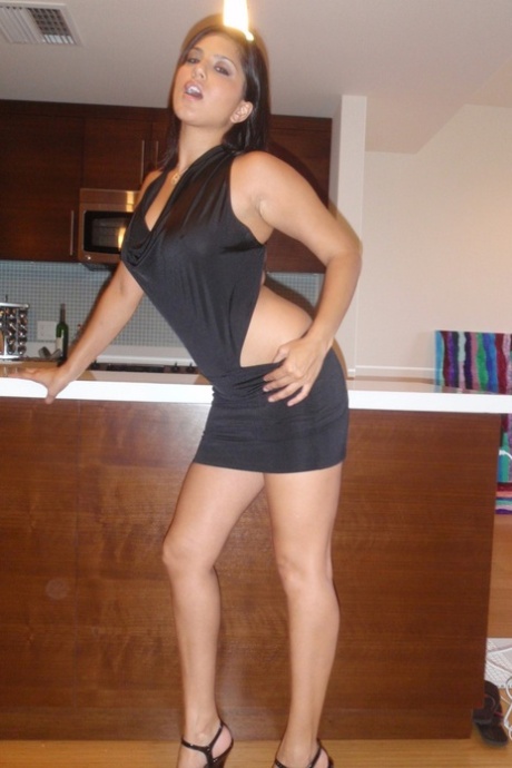 solo female art naked archive