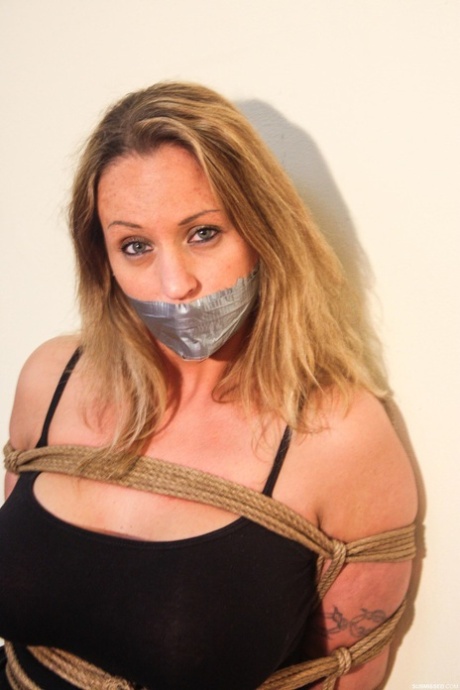 blonde bdsm porno exclusif photos