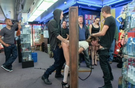 BDSM public sexe exclusif galerie