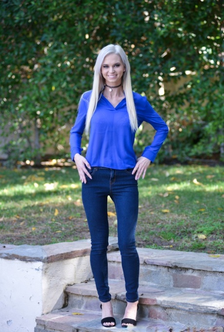 skinny cougar beautiful porn photos