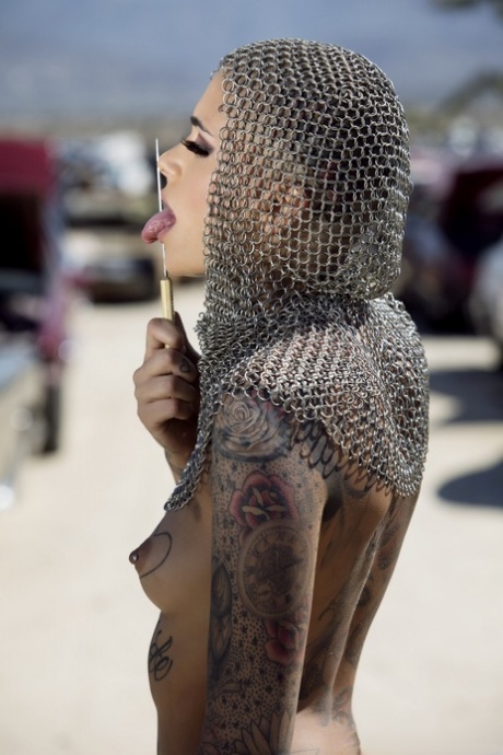 piercing pen porno bilde