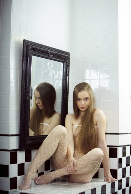 teen pantyhose hot images
