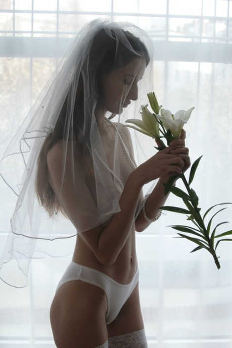 vysoká hubená brunetka xxx umění galerie