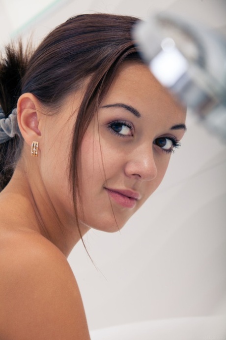 Veselin sexy actress picture