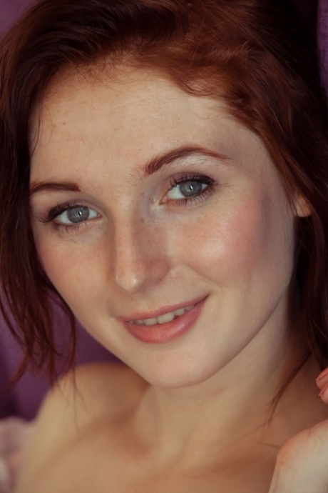 Leona Honey model pretty pictures