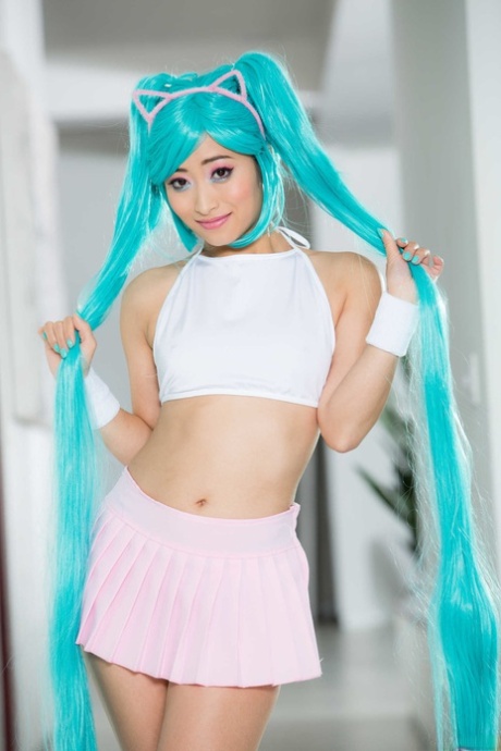 Ayumu Kase model pretty photos