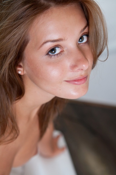 brunette blue eyes hd image