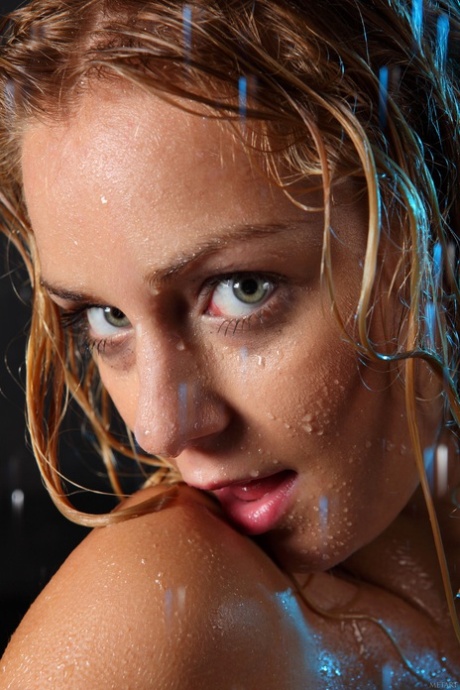 red lips free porn img