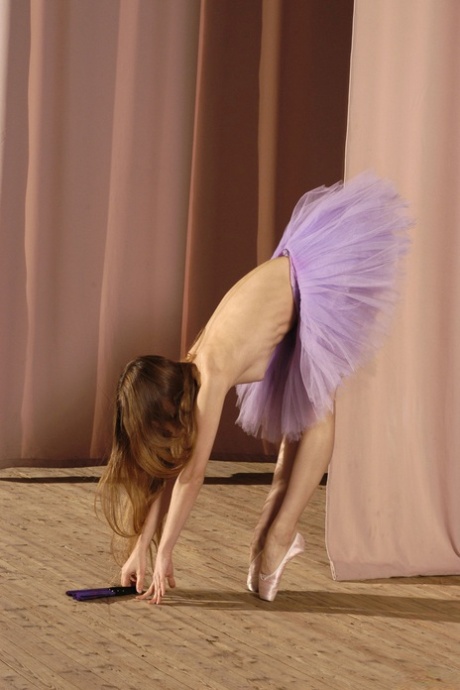 ballet free nude archive