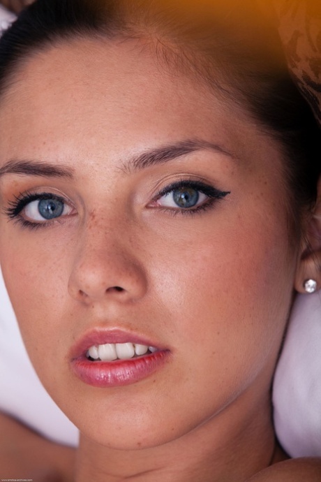 brunette blue eyes free sex pics