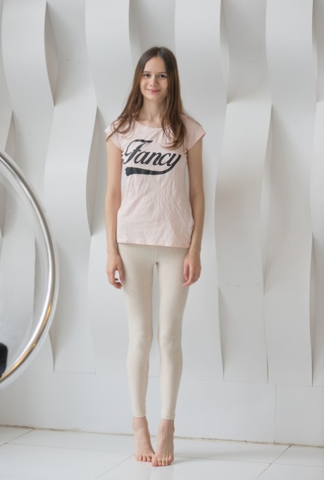 skinny yoga pants sexy picture