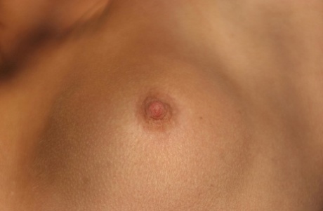 ado aux petits seins belle hd img