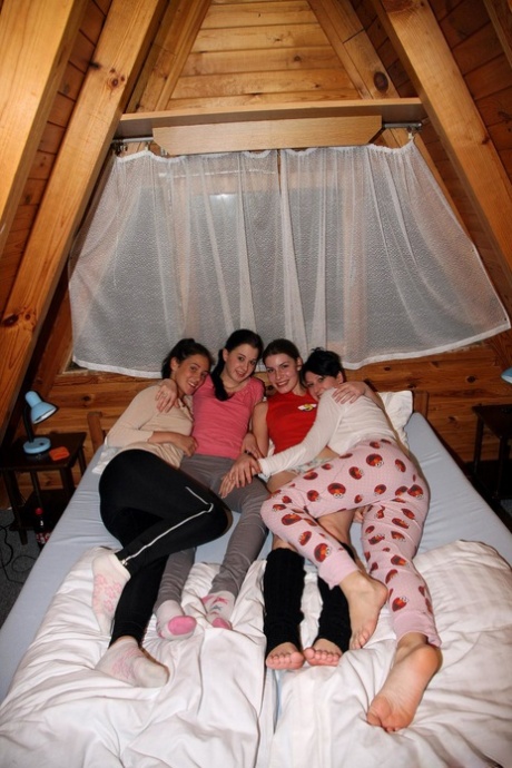 teenager gruppesex erotisk pornografisk Foto