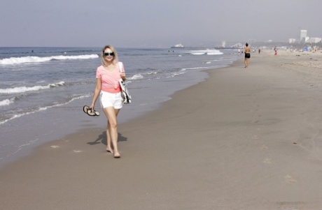 granny beach top img