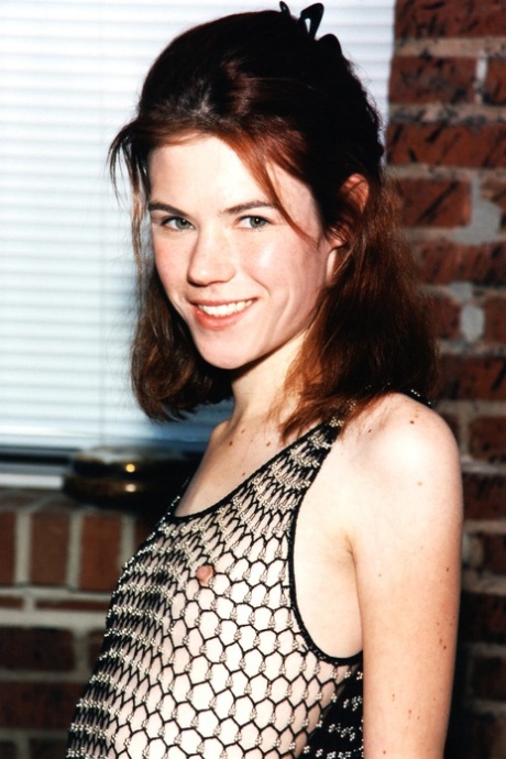 skinny redhead free nude pic