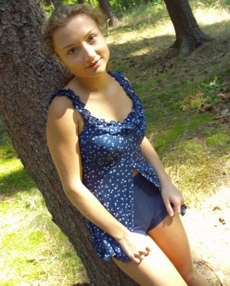 amateur outdoor hot porn image