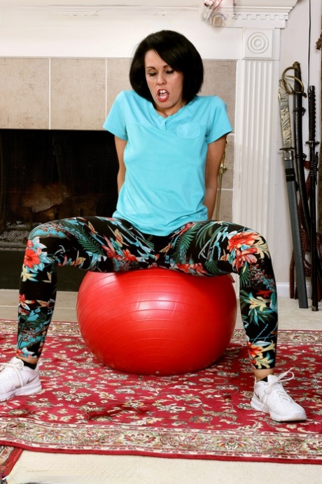 see through yoga pants hot nude galleries