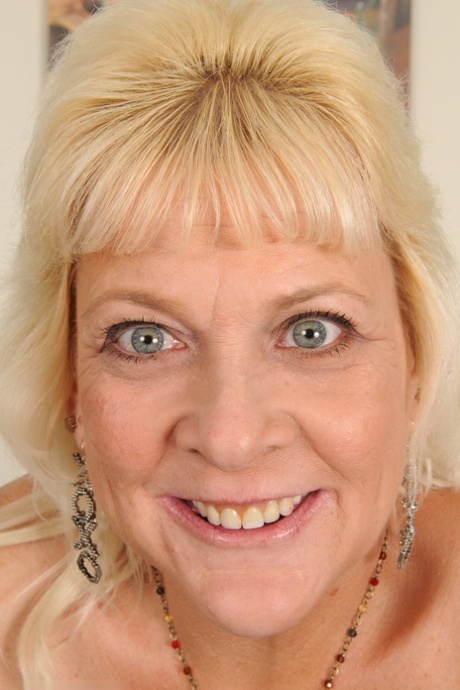 Sindy Silver nudes actress pictures