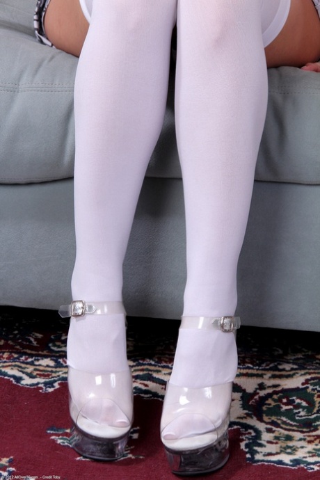 redhead feet hot nude picture