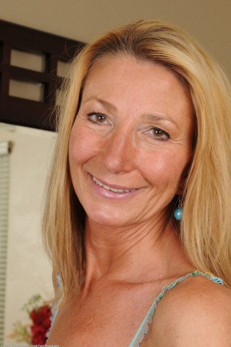 mature aux courbes généreuses érotique chaud images