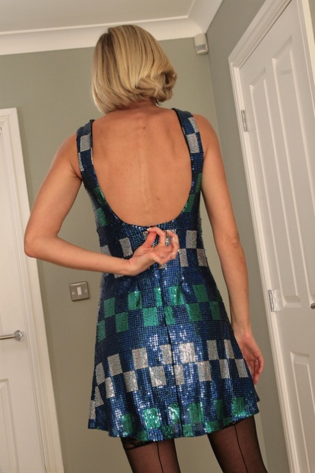 short hair blonde milf free porn gallery