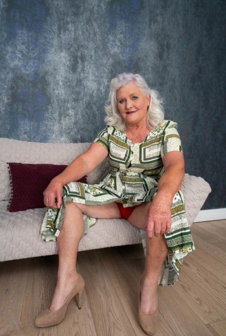 abuela seduce a chico caliente bonita archivo