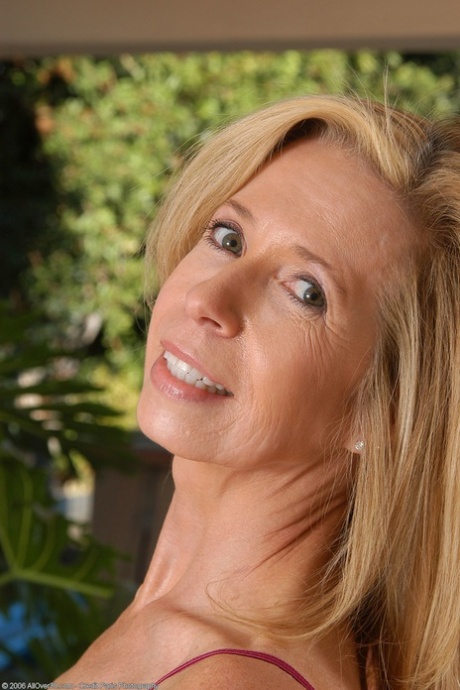 Marie Kelly pornstar adult photos