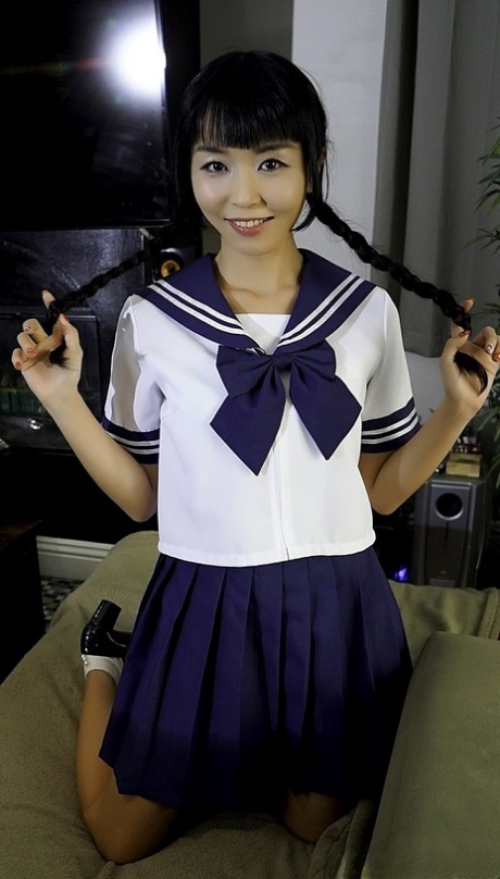 japanese schoolgirl beautiful naked gallery
