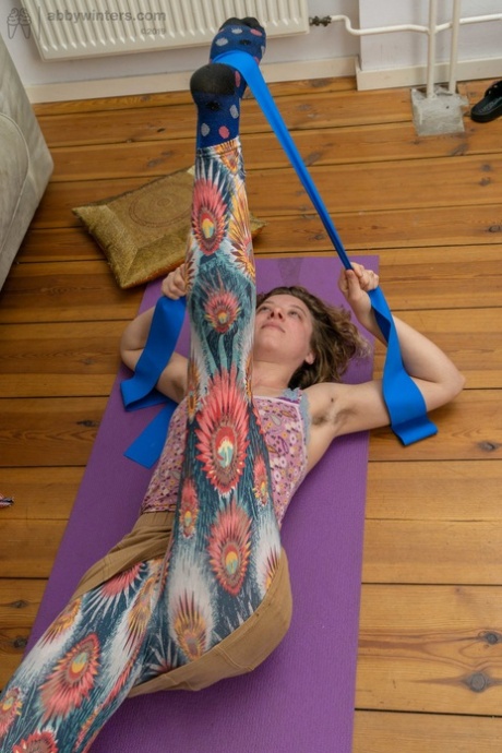 flexible milf pornos images