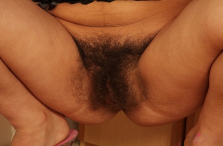 hairy pussy spread hd picture