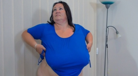 fat granny naked photos