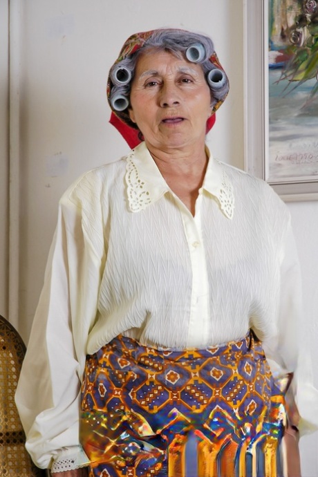 granny skirt beautiful xxx pic