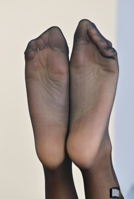 pieds en nylon chaud et sexy image