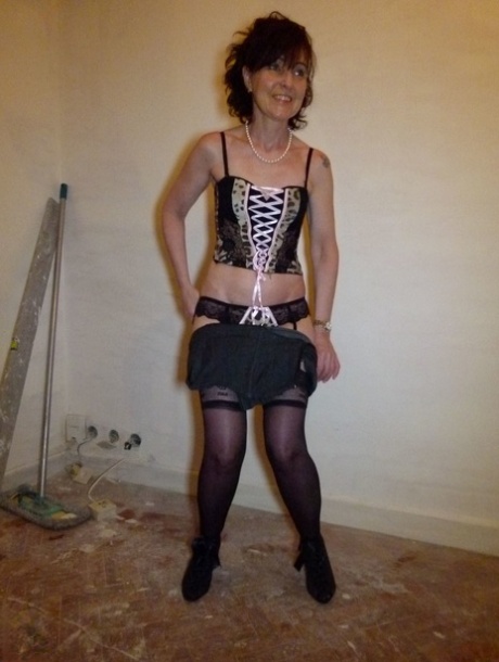 granny undressing sexy xxx pictures
