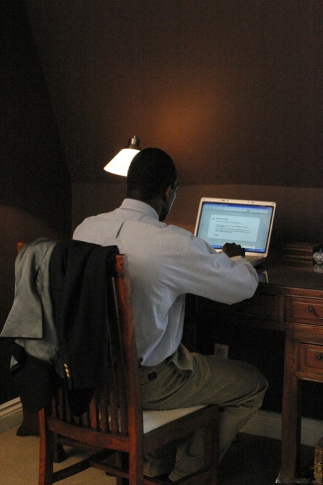 gjennomsiktige yogabukser naken pornografisk foto