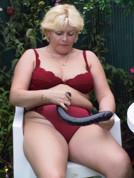成熟 bbw 内衣 色情片 圖片