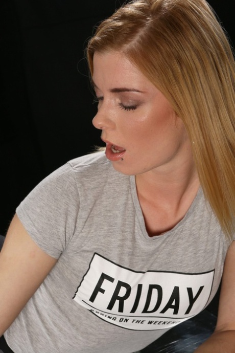 Chrissy Fox pornstar high quality img