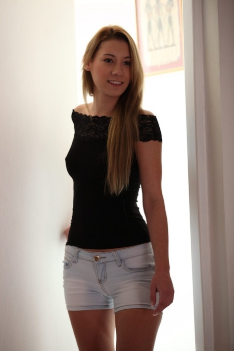 Vanessa Twain pornographic model img