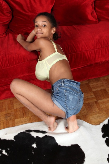 black amateur naked photo