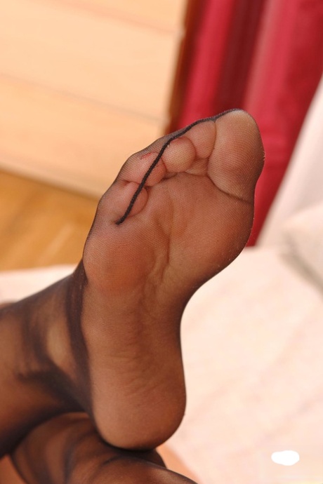 pantyhose feet sexy naked photo