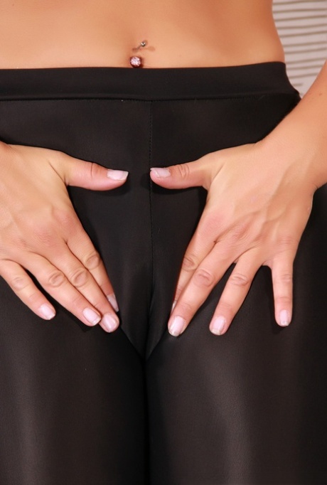 amateur yoga pants free xxx photo