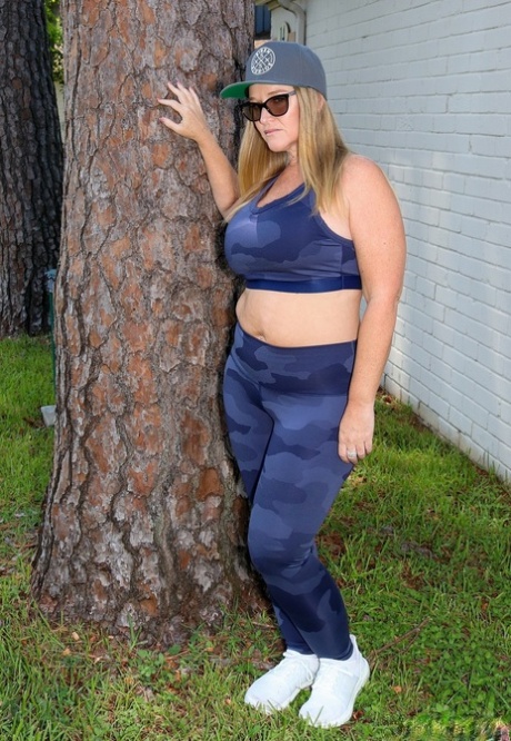 bbw yoga pants free sex pics