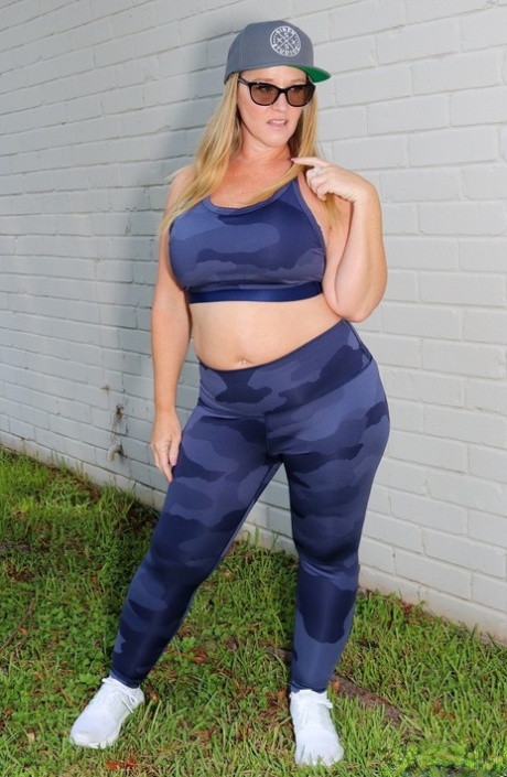 bbw yoga pants art xxx gallery