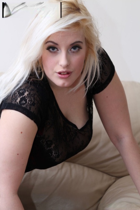 Ellie Roe model art pictures