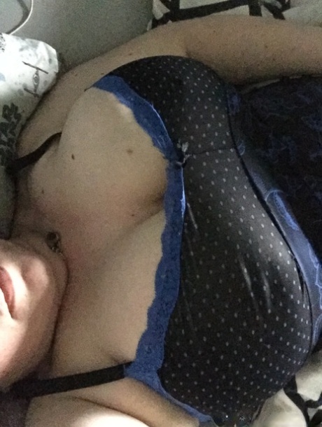 selfie de tetas xxx erótico archivo