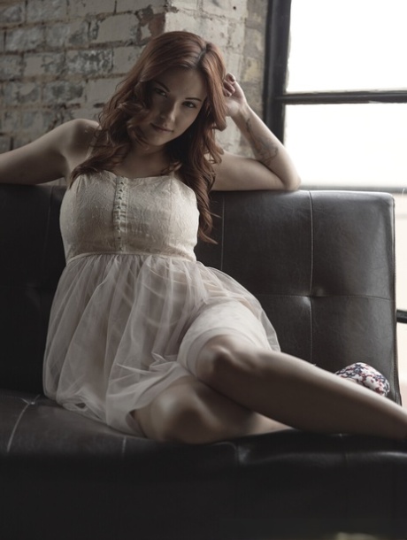 Elizabeth Marxs model adult pic