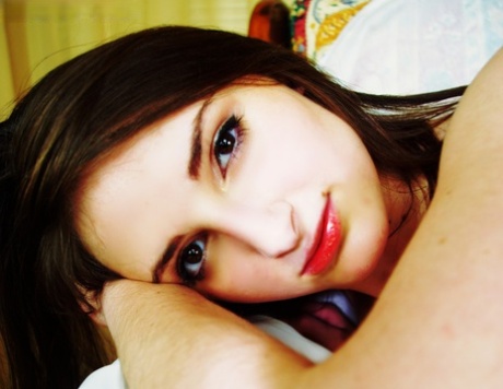 red lips beautiful pictures