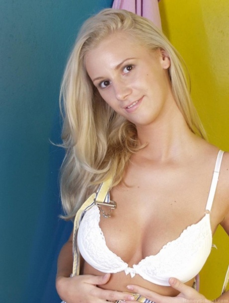 topless teen art nude picture