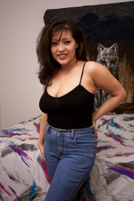 curvy latina milf free xxx picture