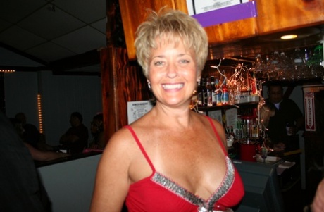 downblouse pretty picture